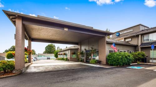 St. Helens Hotel | Best Western Oak Meadows Inn