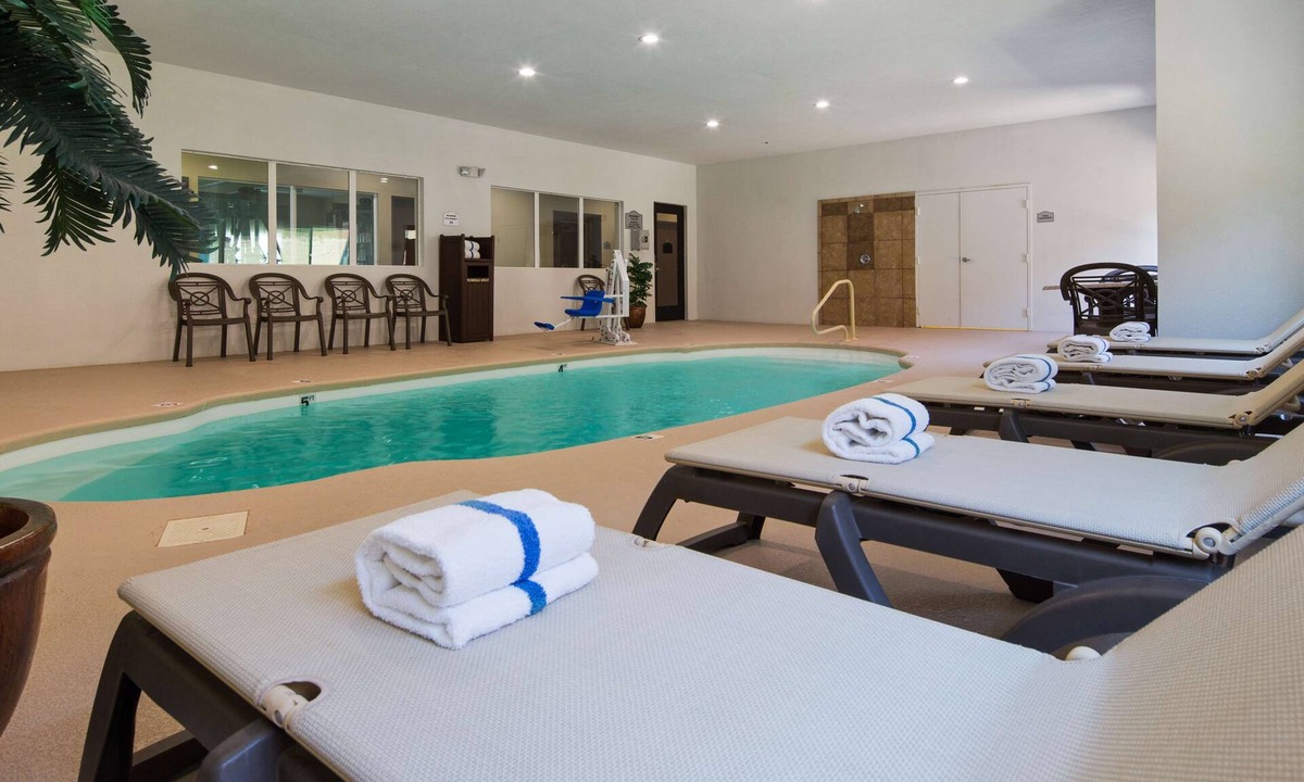 Clear Creek Hotel | Best Western Oasis Inn
