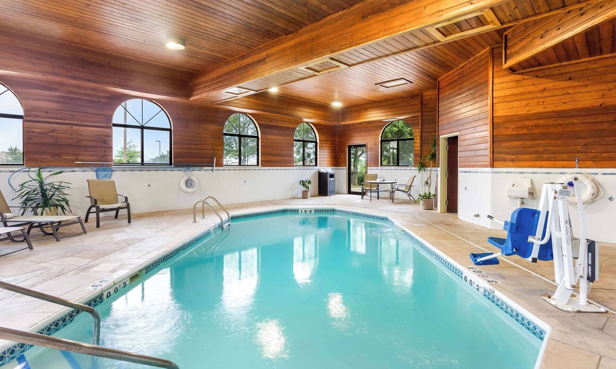 Fox Valley Hotel | Best Western Oswego Hotel