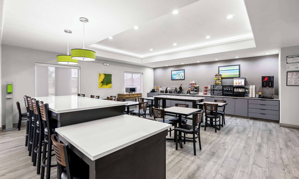 Big Spring Hotel | Best Western Palace Inn & Suites
