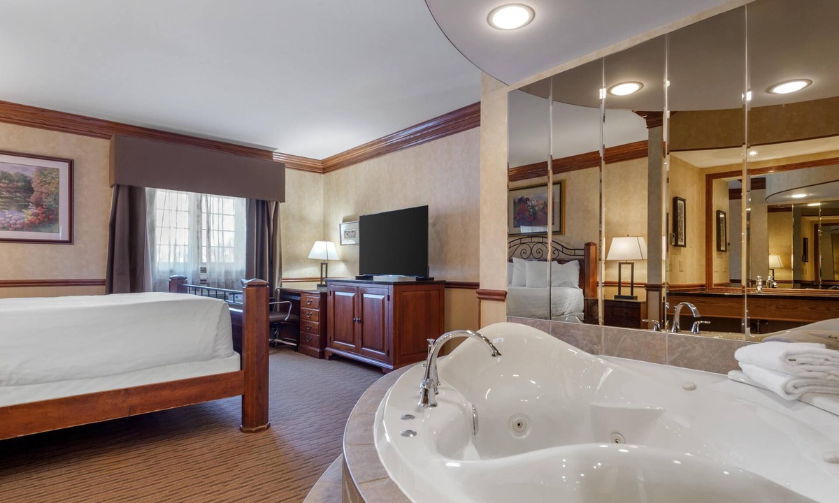 Cornwall Hotel | Best Western Parkway Inn & Conference Centre