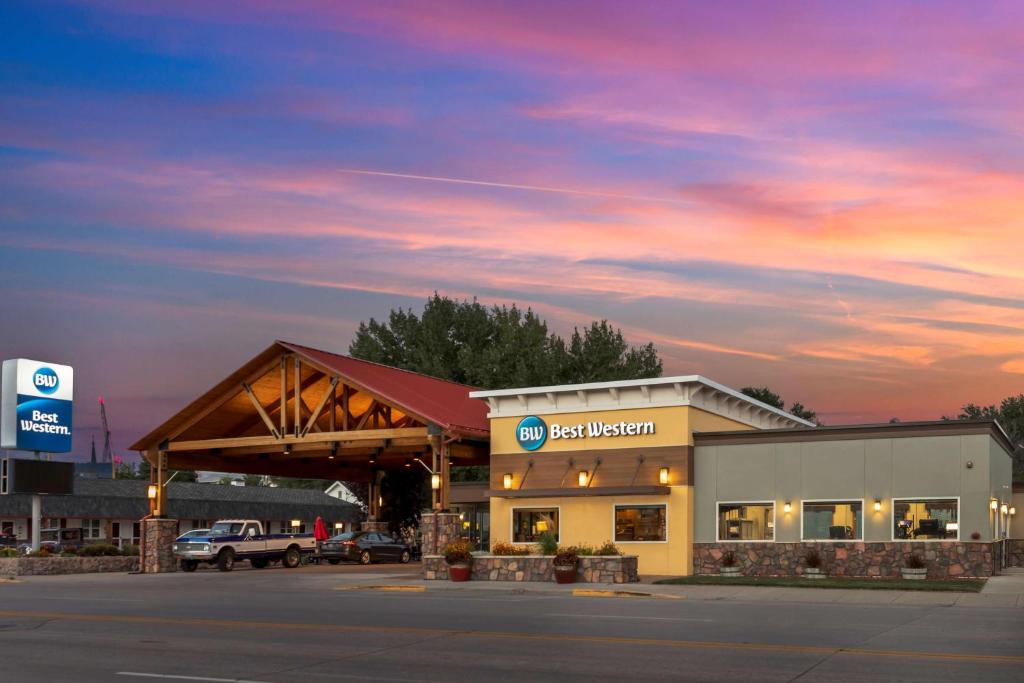 Lusk Hotel | Best Western Pioneer