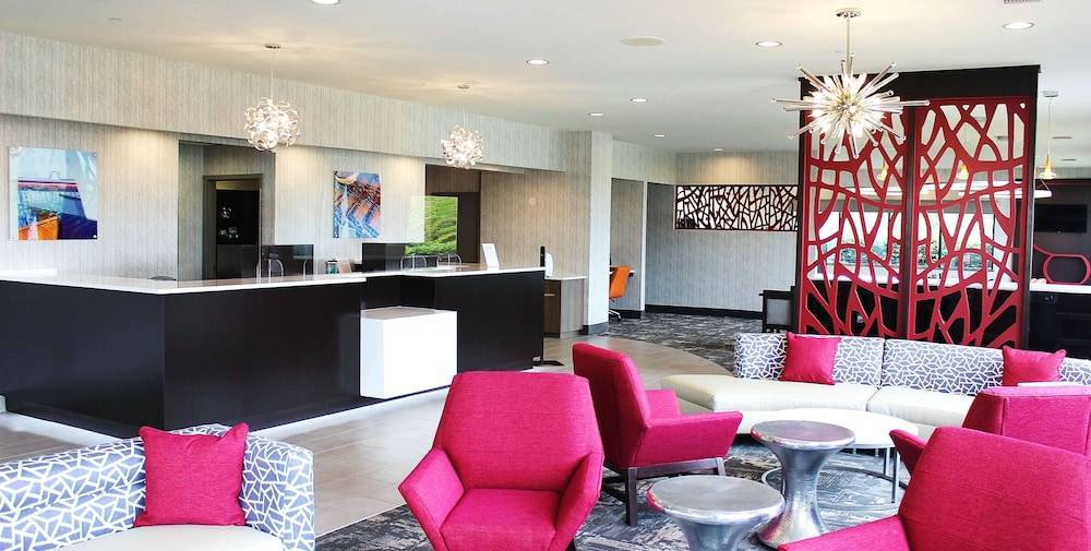 Bentonville Hotel | Best Western Plus Castlerock Inn & Suites