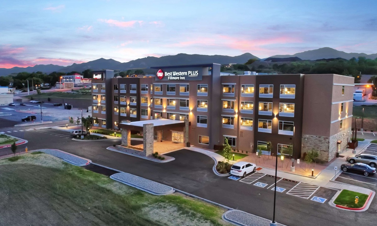 West Colorado Springs Hotel | Best Western Plus Executive Residency Fillmore Inn