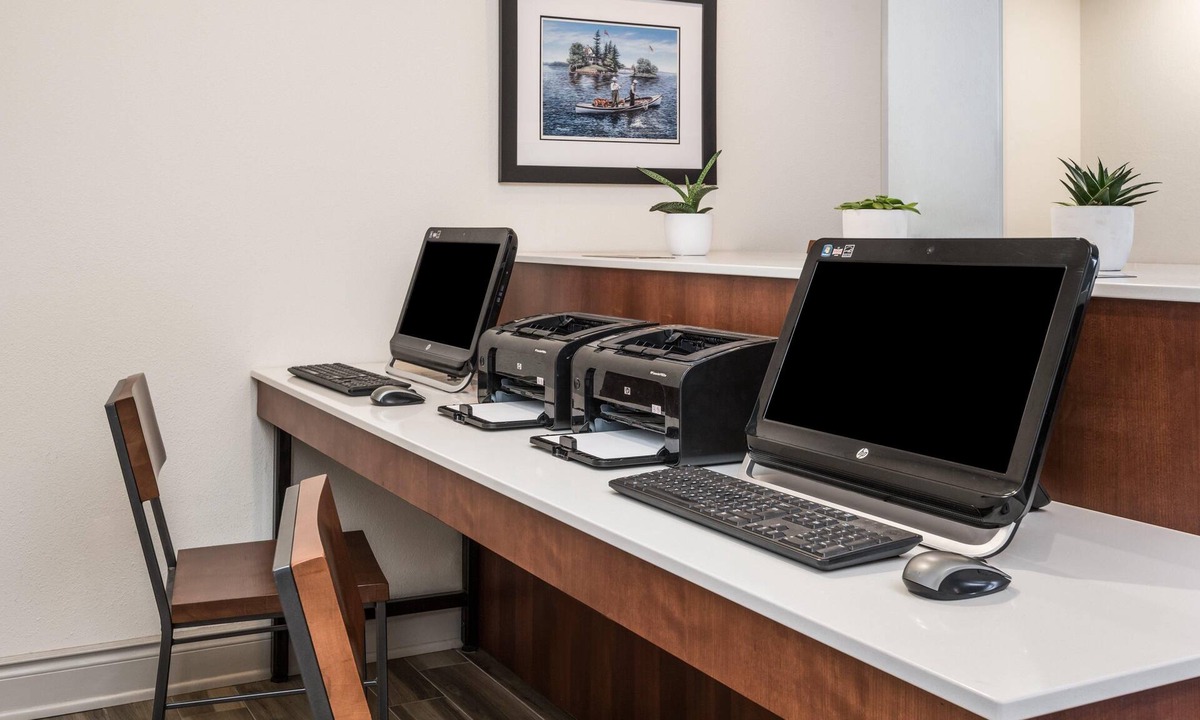 Gananoque Hotel | Best Western Plus 1000 Islands Hotel & Suites