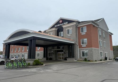 Gananoque Hotel | Best Western Plus 1000 Islands Hotel & Suites- Newly Renovated