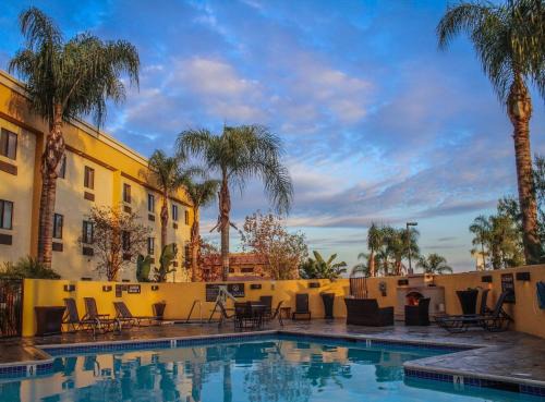 Colton Hotel | Best Western Plus Arrowhead Hotel