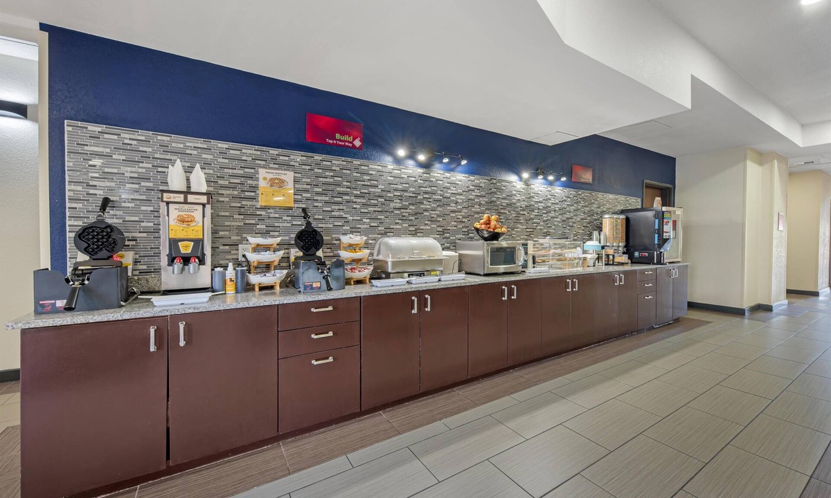 Montopolis Hotel | Best Western Plus Austin Airport Inn & Suites