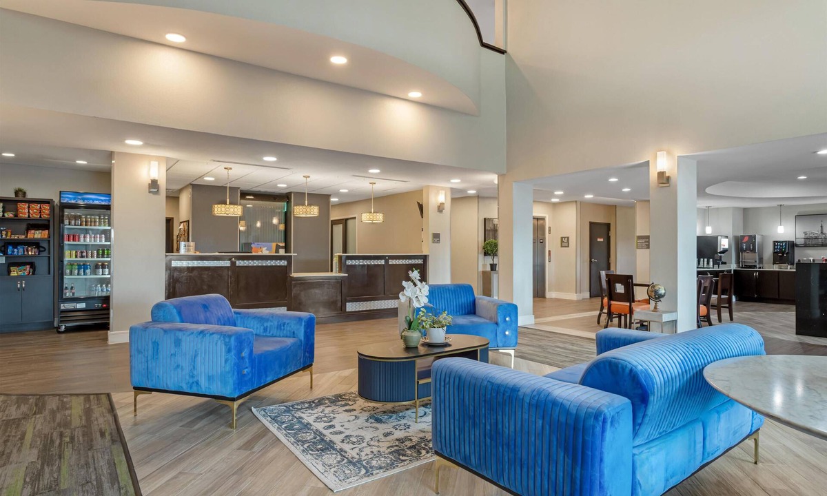 Bay City Hotel | Best Western Plus Bay City Inn & Suites