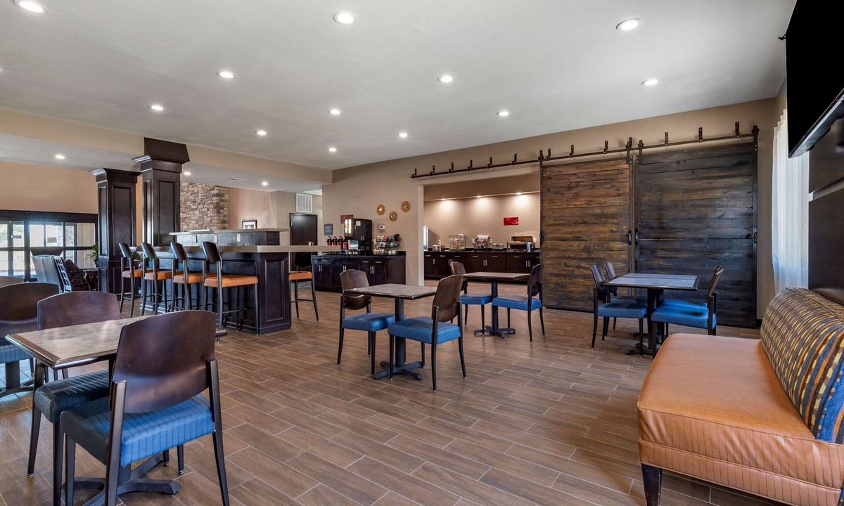 Big Lake Hotel | Best Western Plus Big Lake Inn