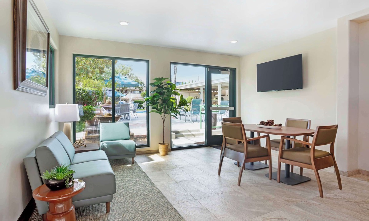 Paso Robles Hotel | Best Western Plus Black Oak