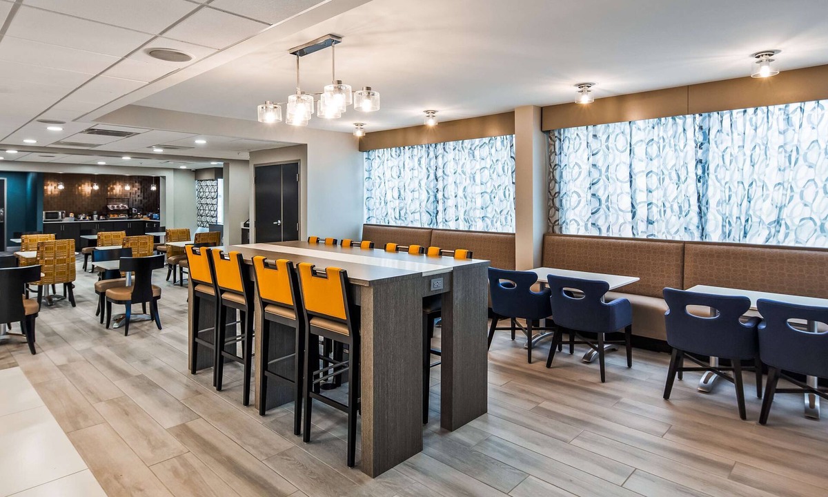 Bloomington Hotel | Best Western Plus Bloomington East Hotel