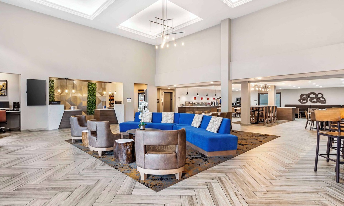 Bourbonnais Hotel | Best Western Plus Bourbonnais Hotel & Suites