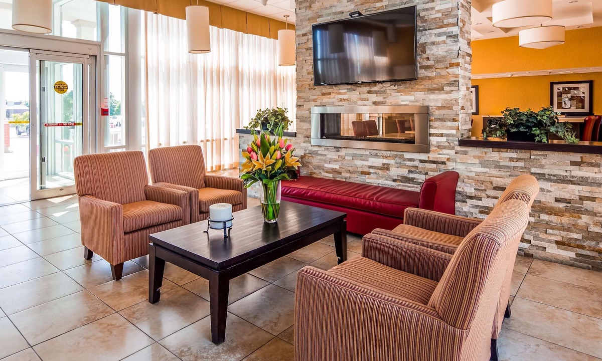 Bowmanville Hotel | Best Western Plus Bowmanville