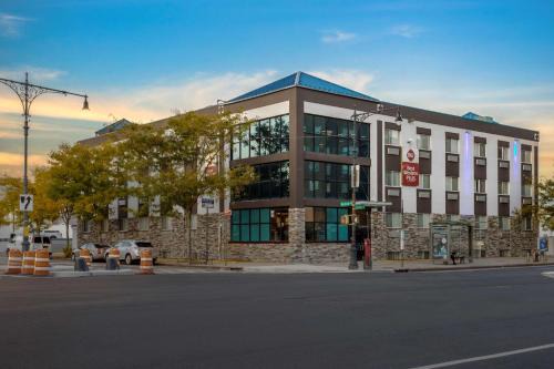 Sheepshead Bay Hotel | Best Western Plus Brooklyn Bay Hotel