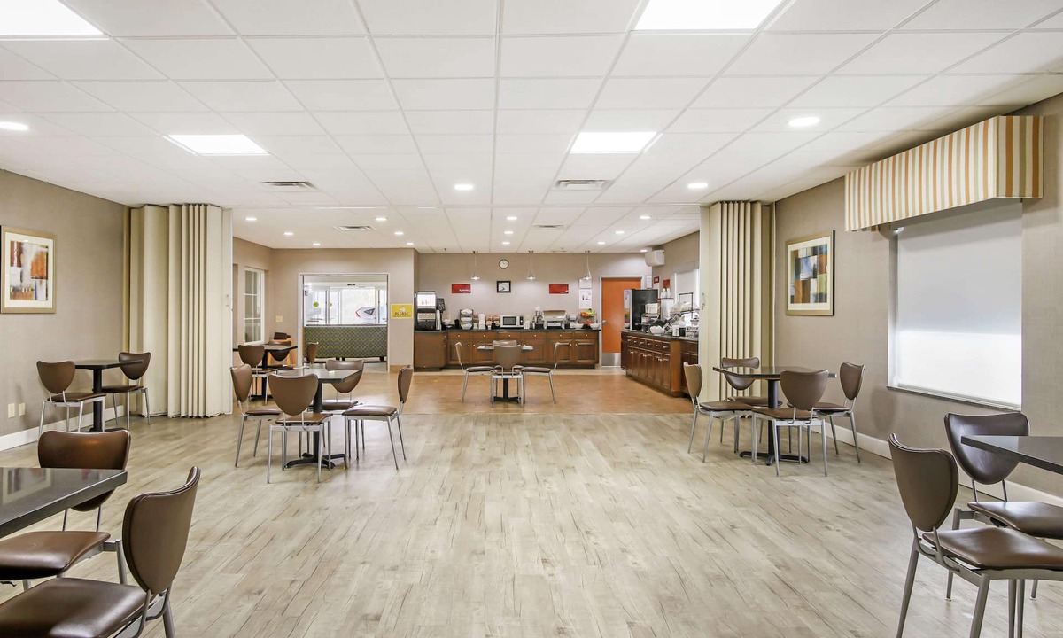 Brunswick Hotel | Best Western Plus Brunswick Inn & Suites