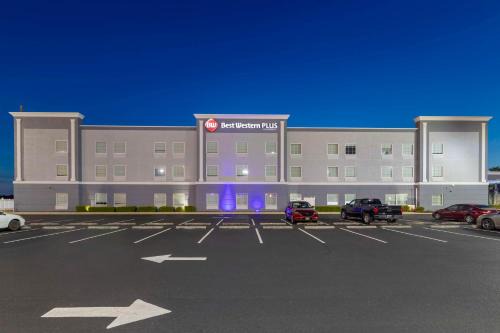 Brunswick Hotel | Best Western Plus Brunswick Inn & Suites