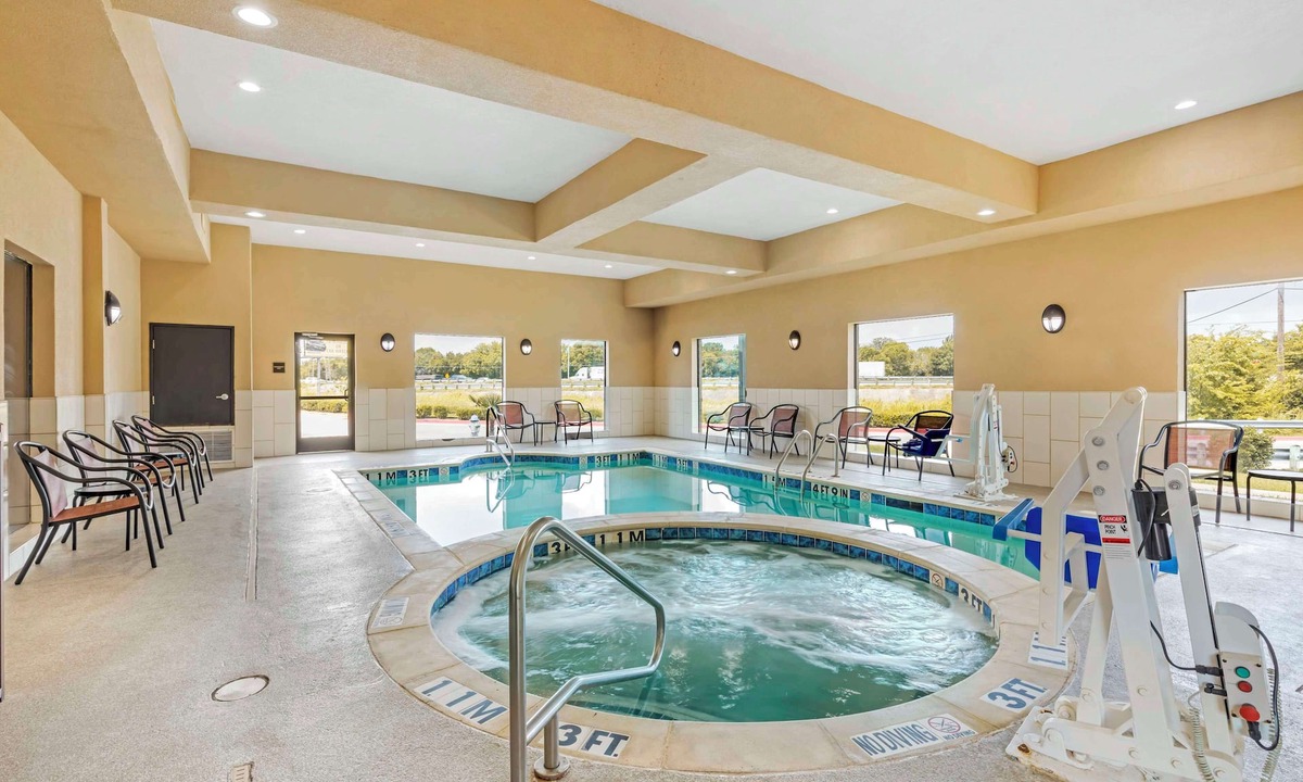 Burleson Hotel | Best Western Plus Burleson Inn & Suites