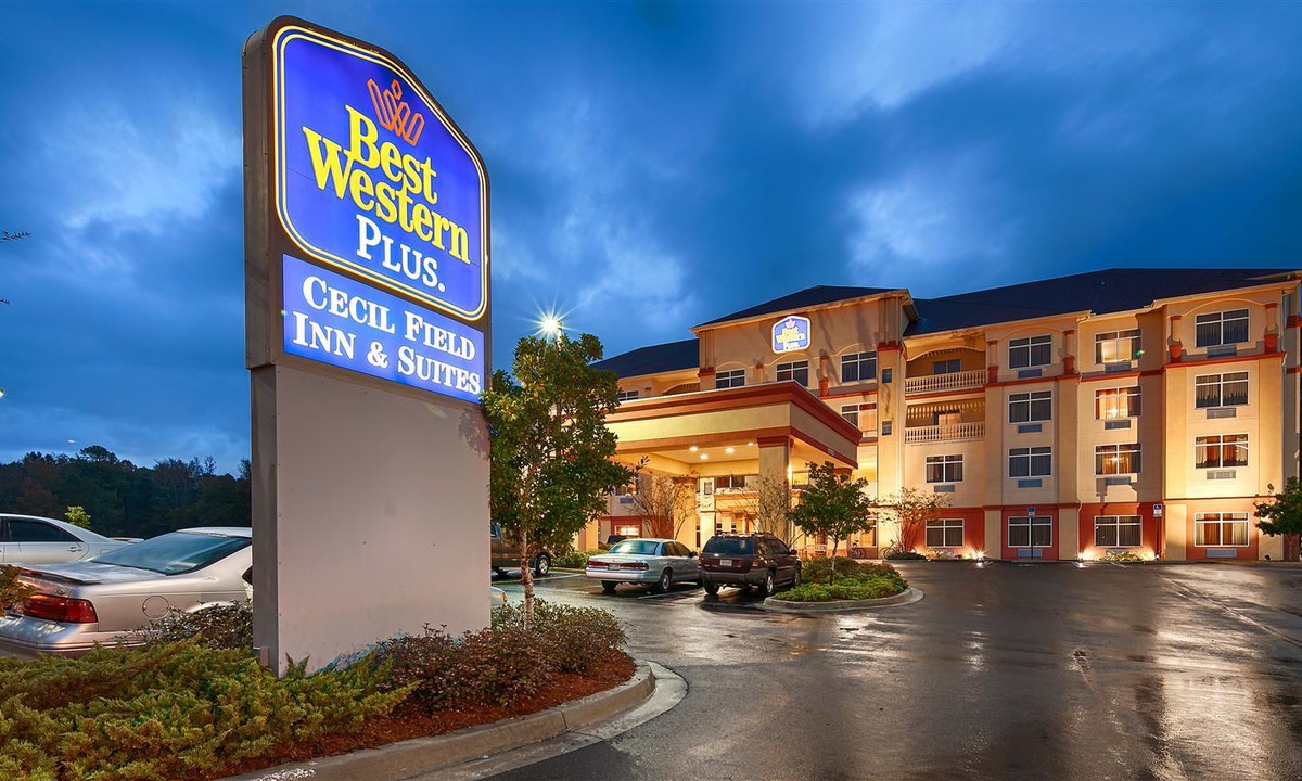 Jacksonville Hotel | Best Western Plus Cecil Field Inn & Suites