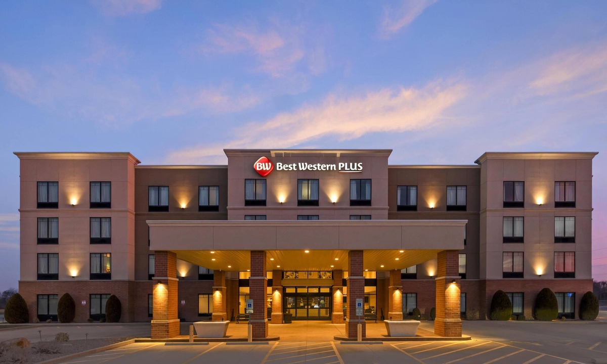 Centralia Hotel | Best Western Plus Centralia Hotel & Suites