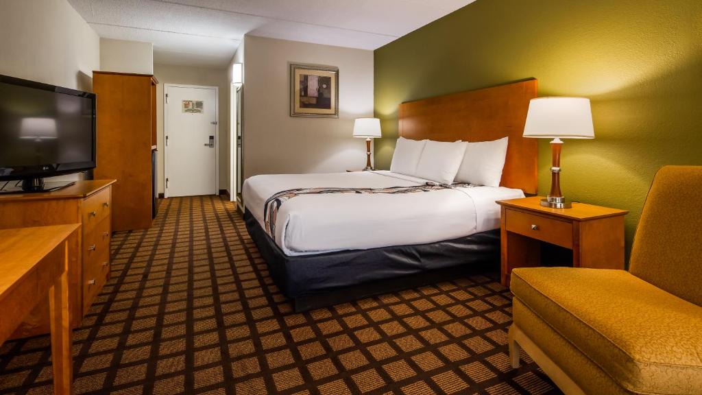 Hillside Hotel | Best Western Plus Chicago Hillside