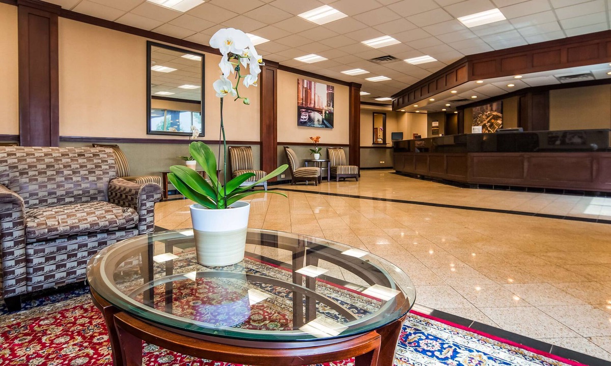 Hillside Hotel | Best Western Plus Chicago Hillside