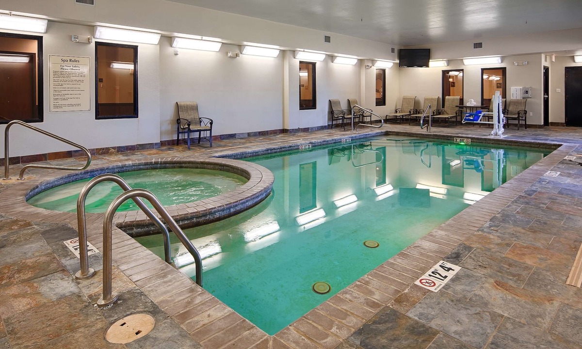 Mansfield Hotel | Best Western Plus Desoto Inn & Suites