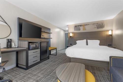 West Dundee Hotel | Best Western Plus Elgin - Chicago