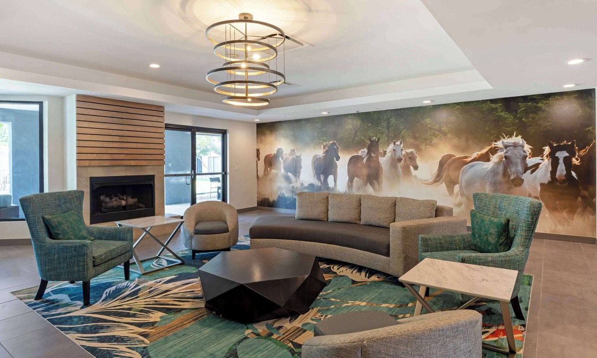 Fossil Creek Hotel | Best Western Plus Fort Worth North