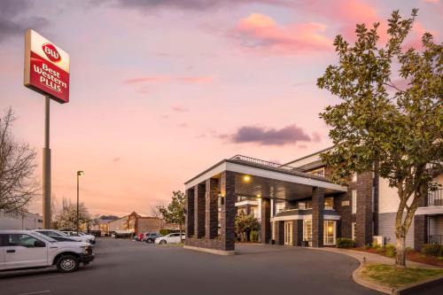 Springfield Hotel | Best Western Plus Grand Manor Inn