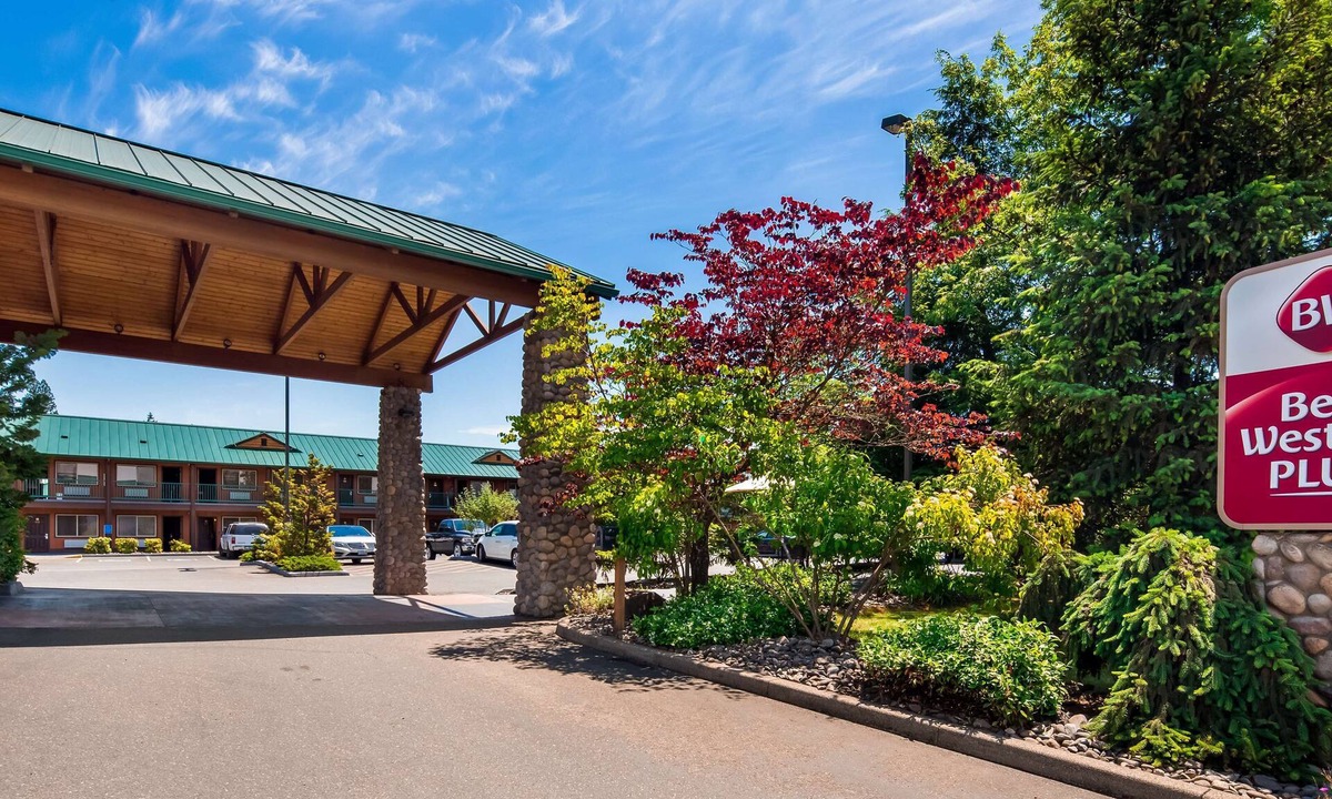 Sutherlin Hotel | Best Western Plus Hartford Lodge