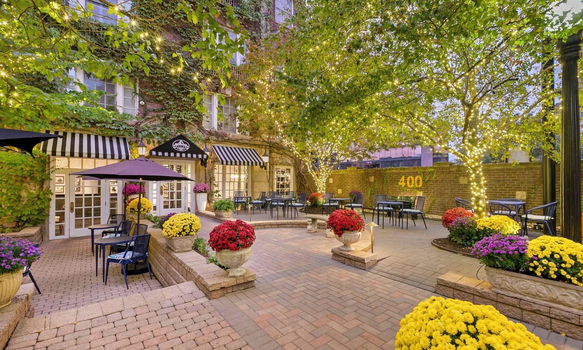 Boystown Hotel | Best Western Plus Hawthorne Terrace Hotel