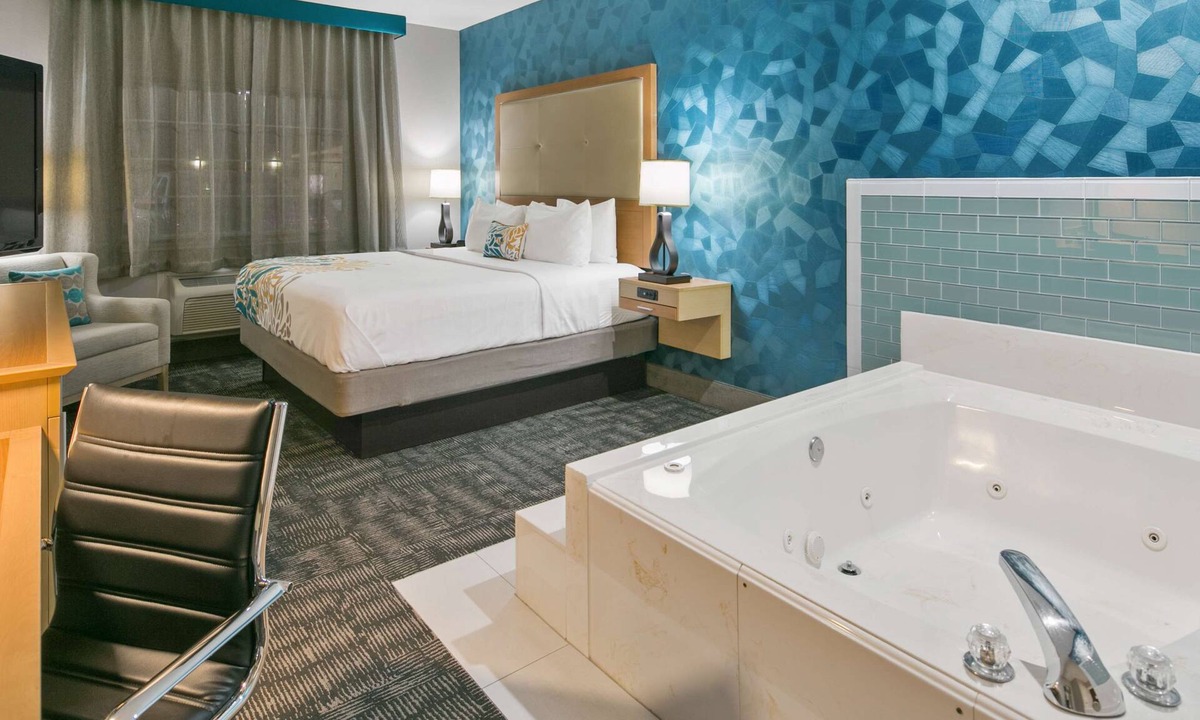 Atascocita Hotel | Best Western Plus Houston Atascocita Inn & Suites