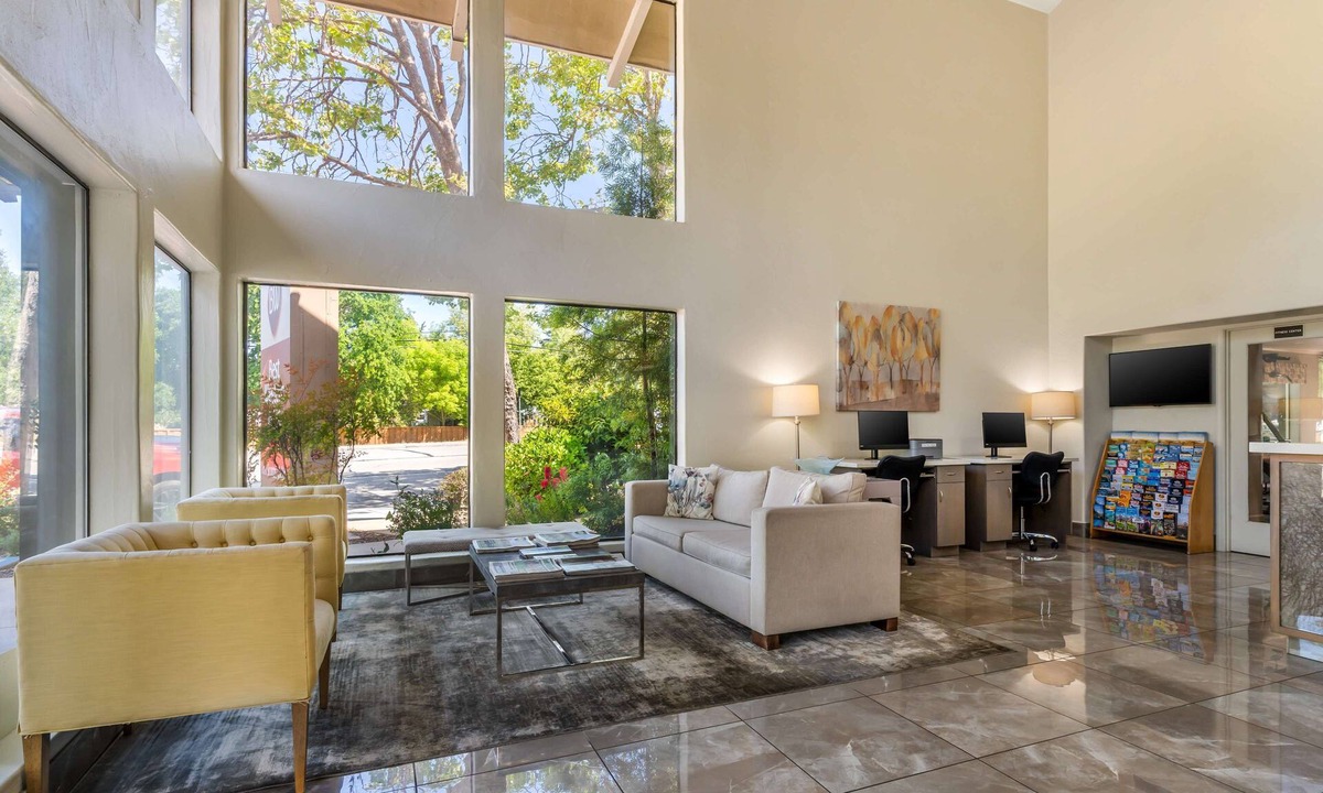 Scotts Valley Hotel | Best Western Plus Inn Scotts Valley