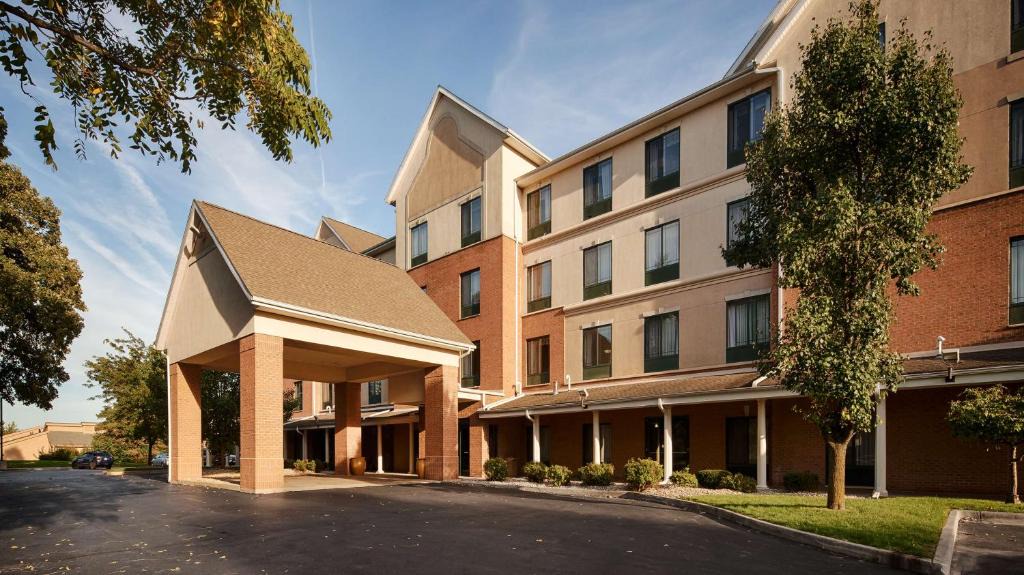Kalamazoo Hotel | Best Western Plus Kalamazoo Suites