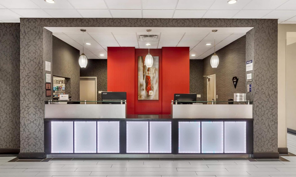 Western Division Hotel | Best Western Plus Laredo Inn & Suites