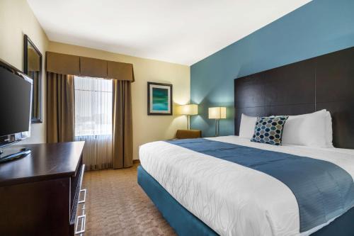 Lytle Hotel | Best Western Plus Lytle Inn and Suites