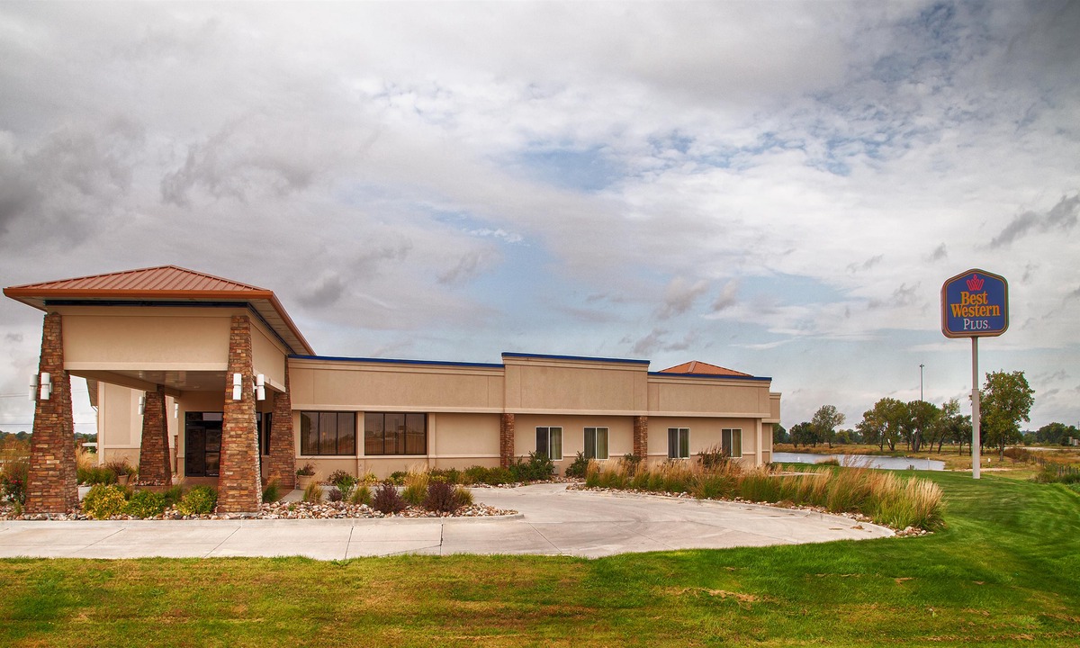 Kearney Hotel | Best Western Plus Mid Nebraska Inn & Suites