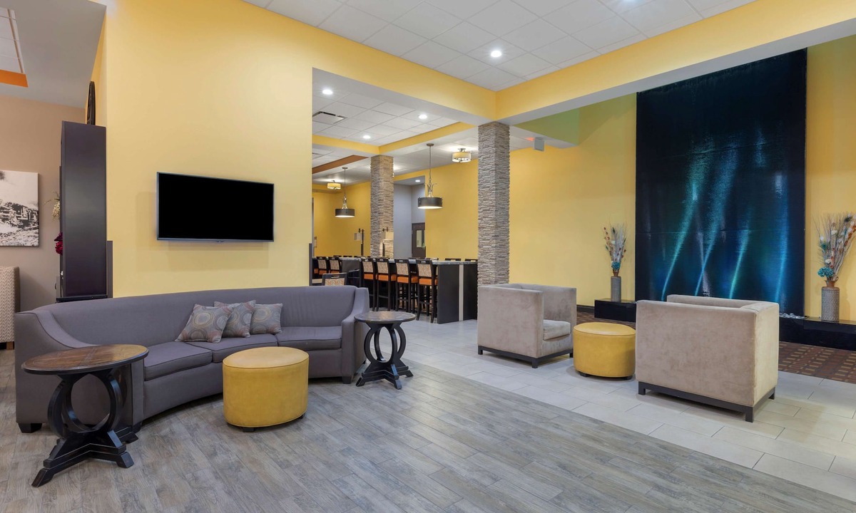 North Platte Hotel | Best Western Plus North Platte Inn & Suites