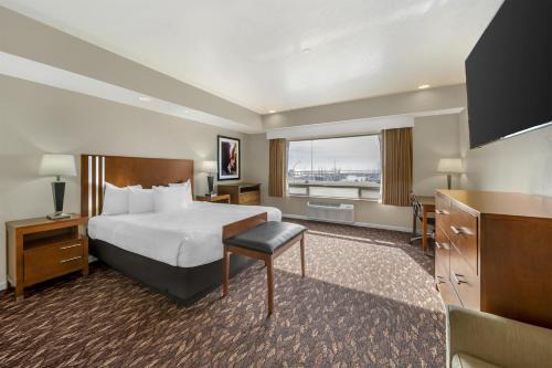 Bertsch-Oceanview Hotel | Best Western Plus Northwoods Inn