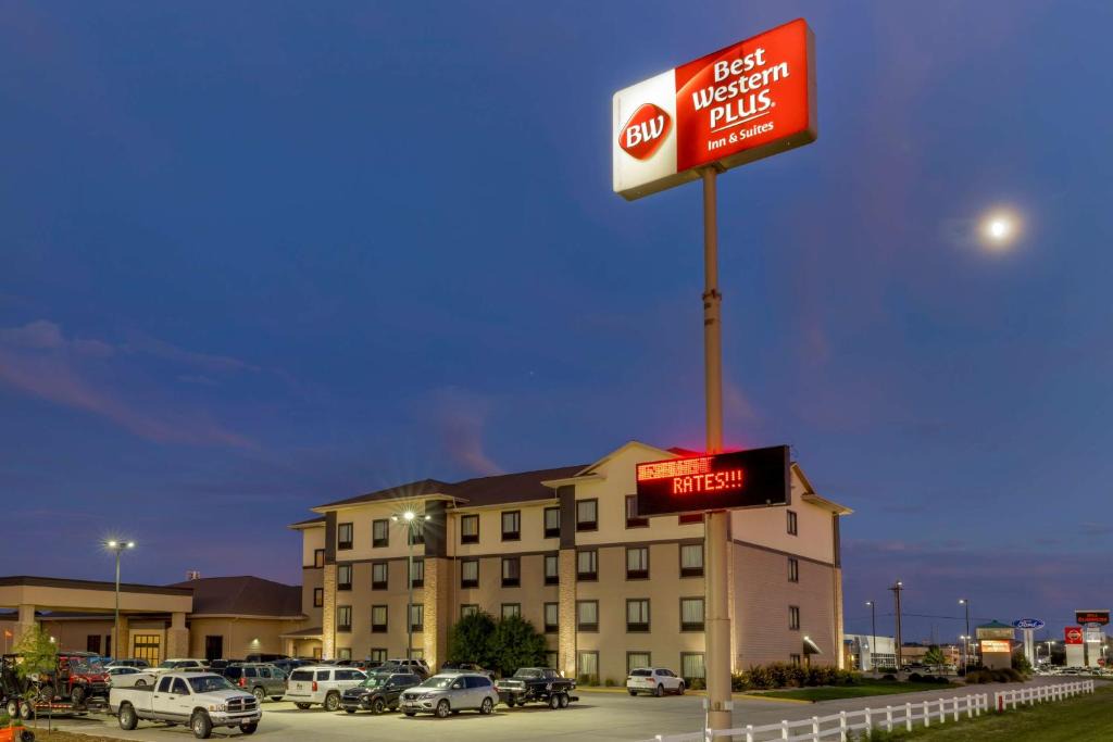North Platte Hotel | Best Western Plus North Platte Inn & Suites