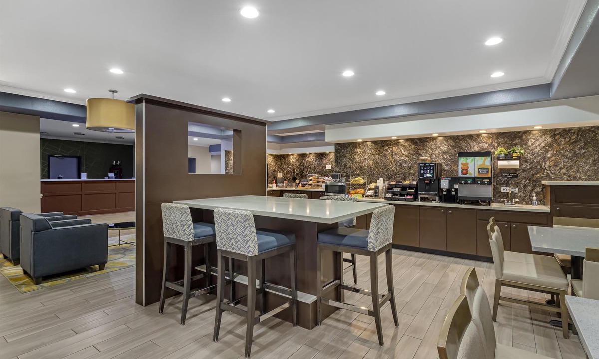 Houston Hotel | Best Western Plus North Houston Inn & Suites