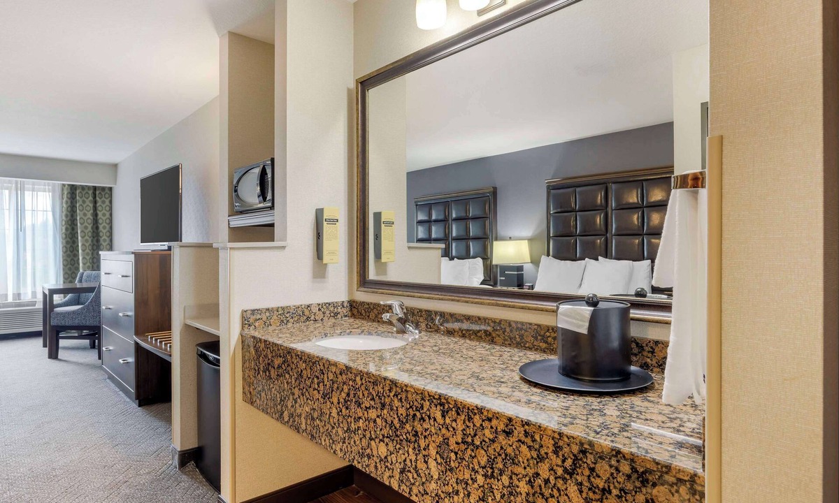 Bull Mountain Hotel | Best Western Plus Northwind Inn & Suites