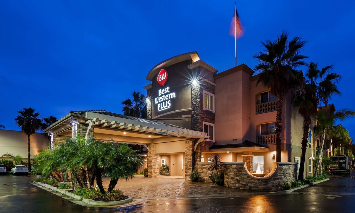 Townsite Hotel | Best Western Plus Oceanside Palms