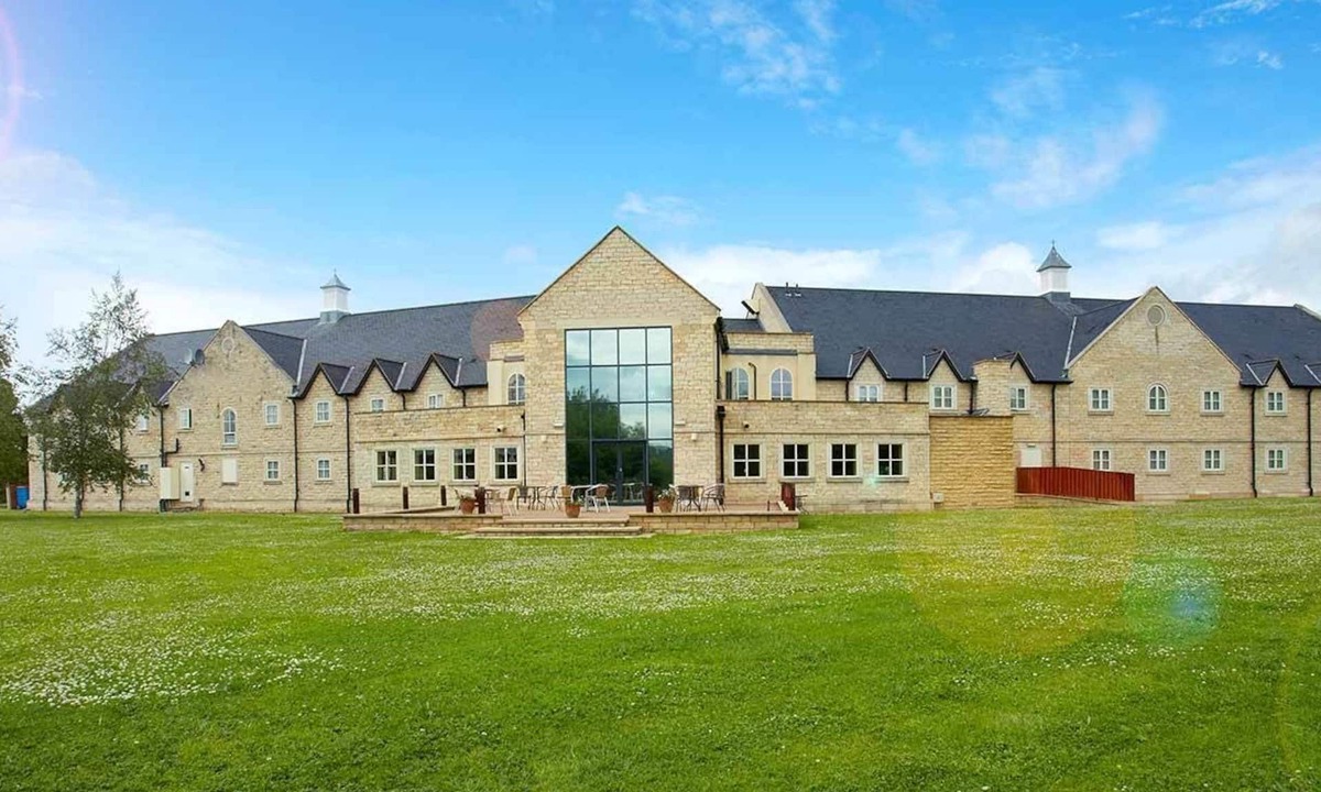 Thurnscoe Hotel | Best Western Plus Pastures Hotel