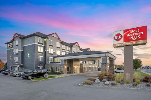 Omak Hotel | Best Western PLUS Peppertree Inn at Omak
