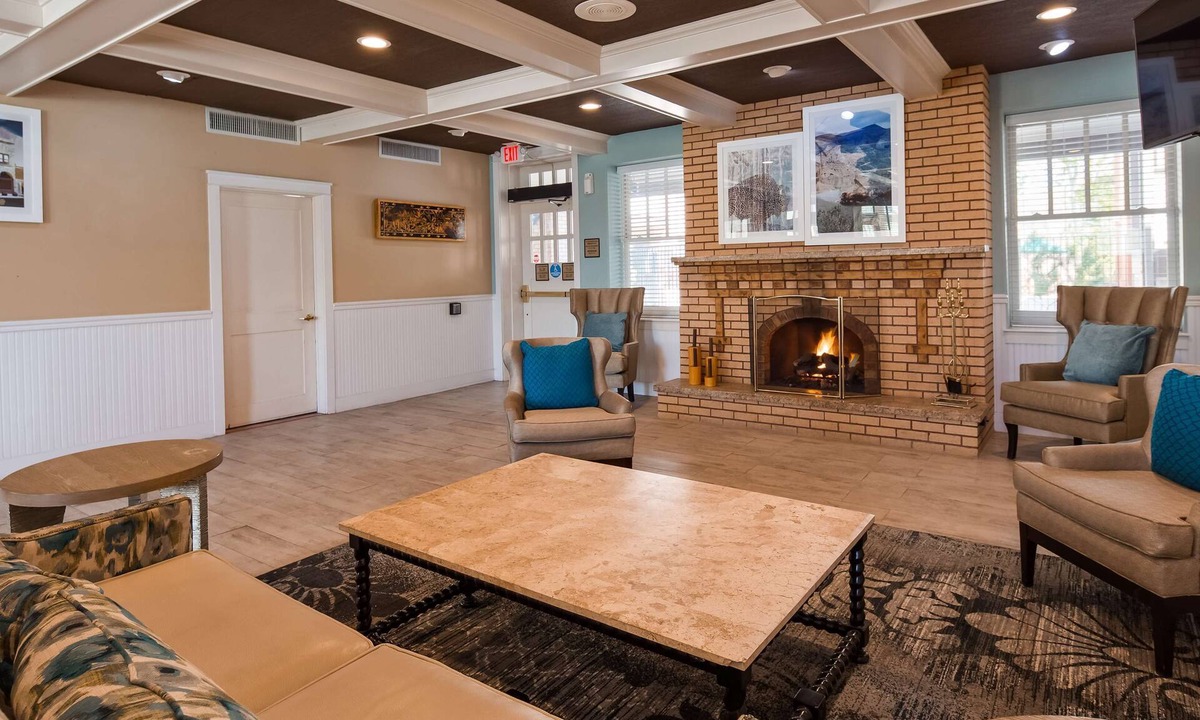 Thermopolis Hotel | Best Western Plus Plaza Hotel