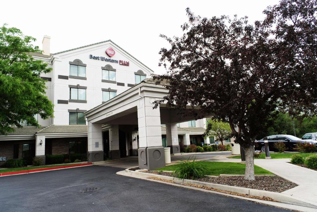 Carterville Hotel | Best Western Plus Provo University Inn