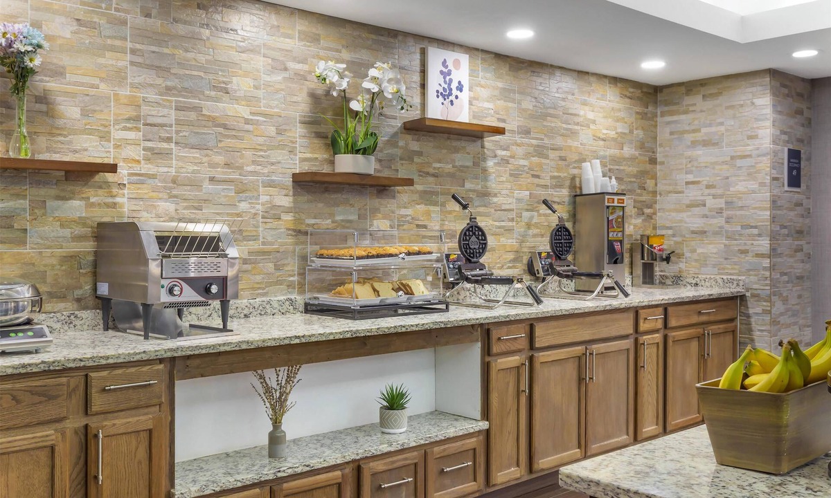Northwest Raleigh Hotel | Best Western Plus Raleigh Crabtree Valley Hotel