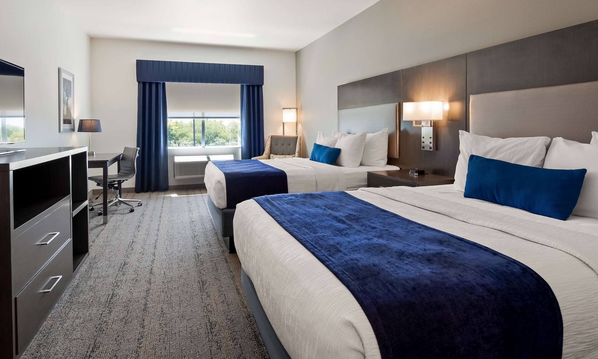 San Antonio Hotel | Best Western Plus Roland Inn & Suites